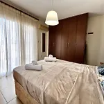 Sunny Palms Penthouse Apartment *