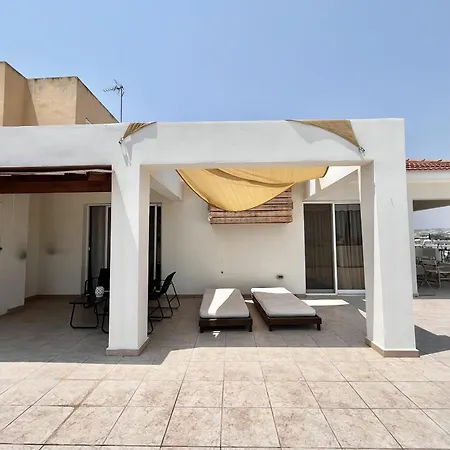 Sunny Palms Penthouse Apartman