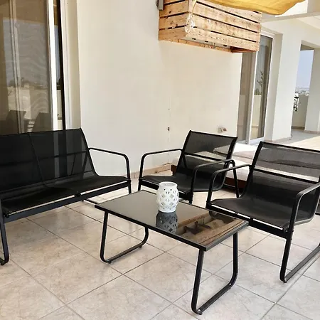 Sunny Palms Penthouse Lejlighed