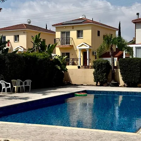 Sunny Palms Penthouse Appartamento Voroklini